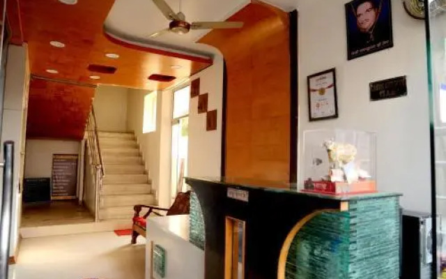 OYO 16129 Hotel Taj Palace