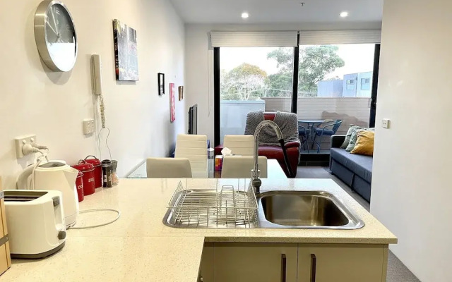 Readyset Apartments at Charman