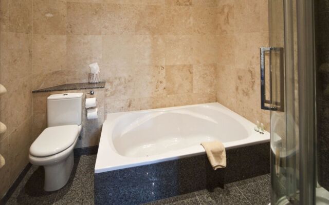 The Saddleworth Hotel