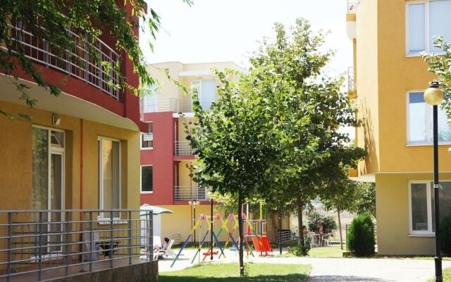 Quiet Family Apartment in Sunny Day