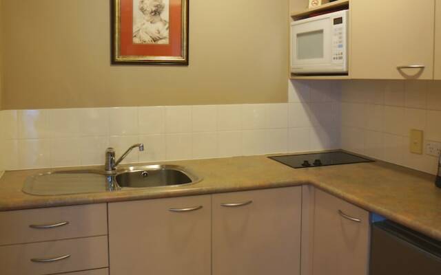 Cornwall Park Motor Inn