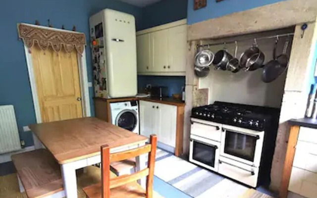 Spacious Riverside Home, 3 Bedrooms, Hebden Bridge