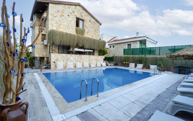 Stone House Foca Butik Otel