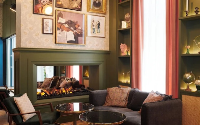 Square Lodge Hotel La Roche Sur Yon - Handwritten Collection