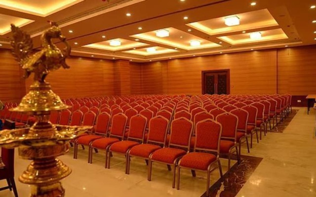 Fabhotel Prime Le Palace