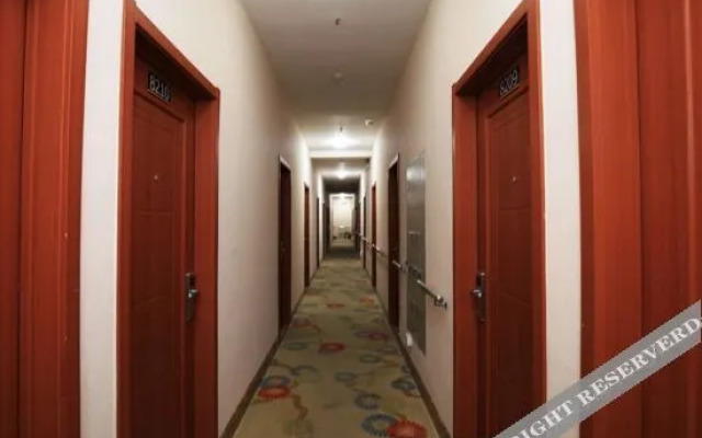 Super 8 Hotel (Dalian Xinghai Square)