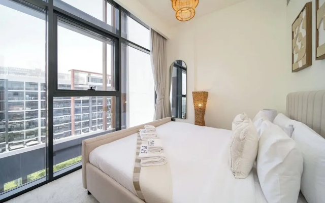 PVH - Stylish 1BR - Azizi Riviera