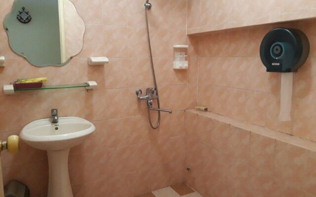 OYO 827 Bach Duong Hotel