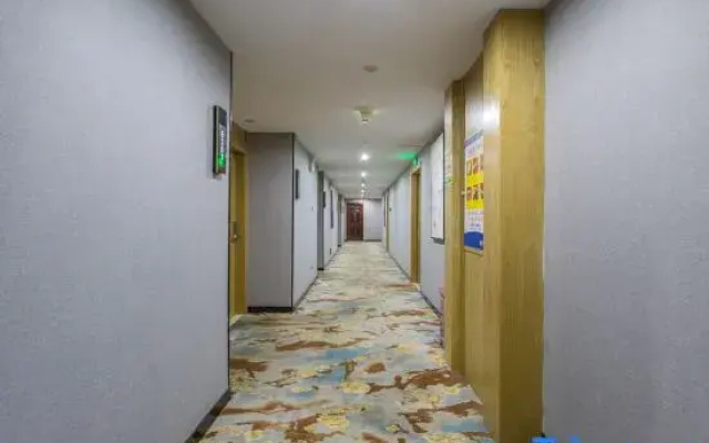 Yeste Hotel (Nanning Shizitang Metro Station Branch)