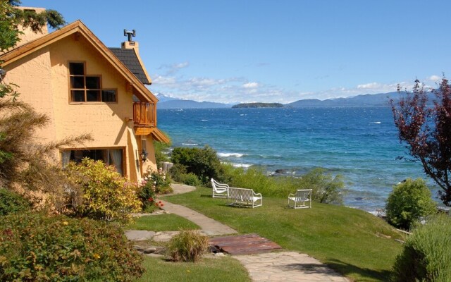 Warm House on the Edge of Lake H28
