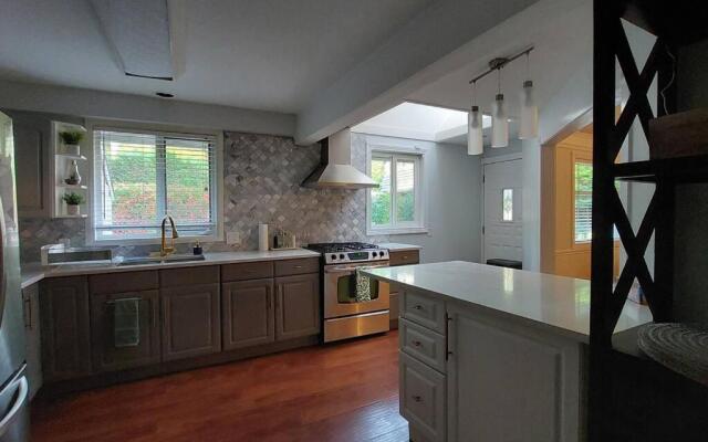 A Garden Oasis - 3-Bed Private Home Off Hwy 1