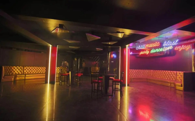 Luxurious Studio Homes Nr Surat Airport by Nirvana Hospitality