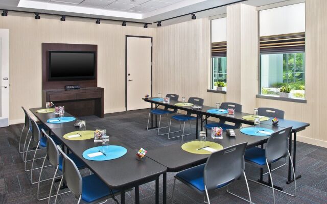 Aloft Charlotte Ballantyne