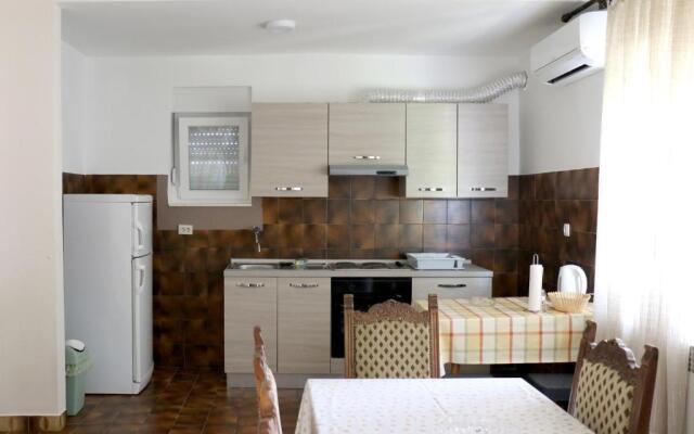 Velin Apartment