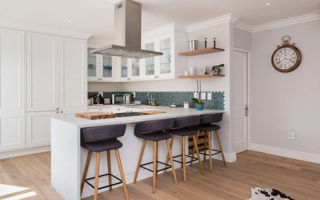 Duncan Road 38 - Adults Only