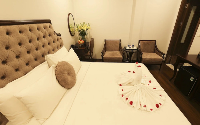 Royal Văn Phú Hotel