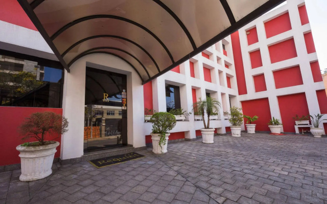 Requint Hotel