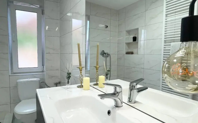 Cosy and Spacious 2 Bedroom House