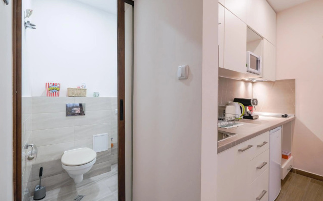 Exceptional Refurnished Studio TOP Location