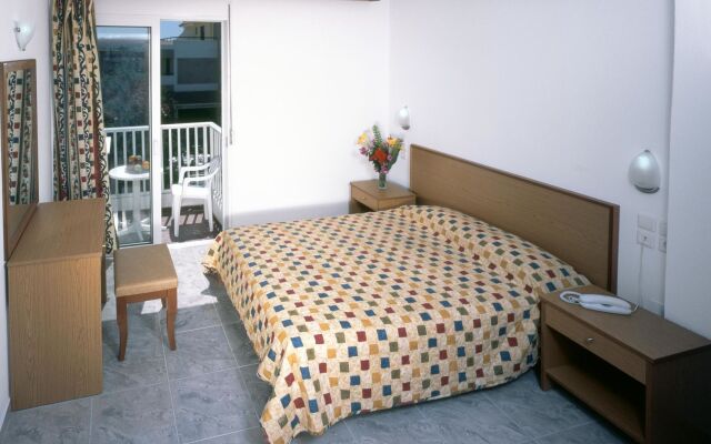 Kassandra Family Aparthotel & SPA
