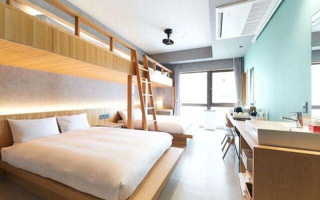 Lacer Okinawa Naha Tomariport