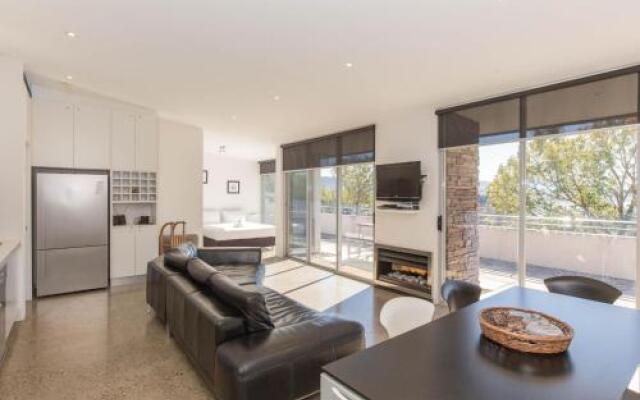 Edge 7/16 Clyde Street