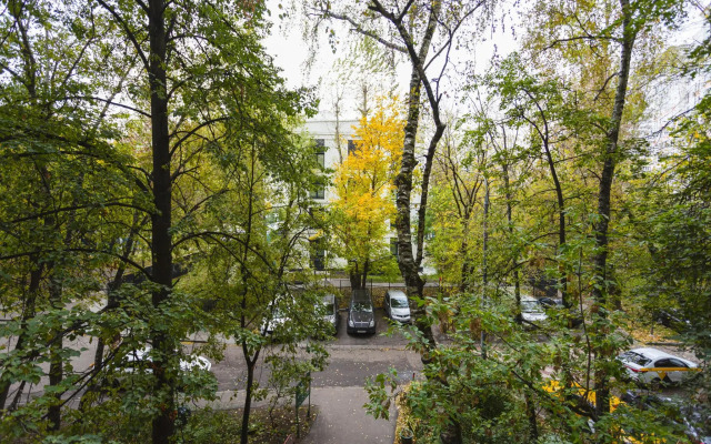 Moment House on 47 Belovezhskaya Street