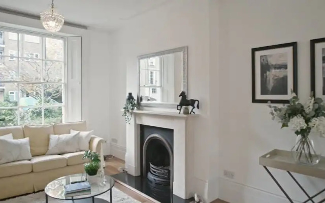 Lovely 5-bed House in London