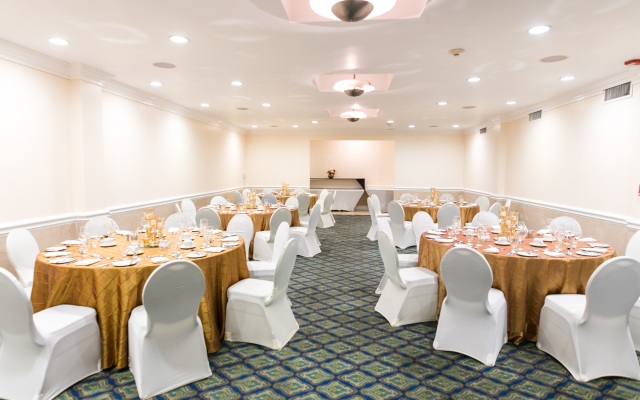 The Courtleigh Hotel and Suites