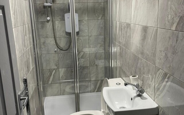 Stunning 4-bed House in Liverpool L15