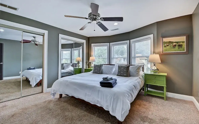 Spacious 4BR House Near Prime Downtown!