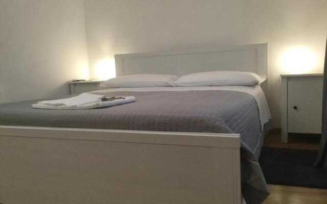 La Piazzetta B&B - Mini appartamento con ingresso indipendente