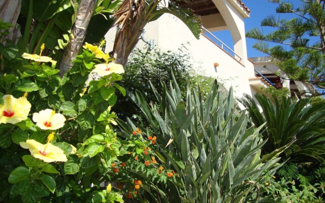 Attractive Holiday Home in Sciacca With Tennis Court & BBQ