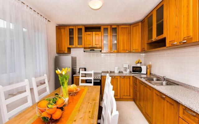 MARISKA - with swimming pool - A2(6+2)