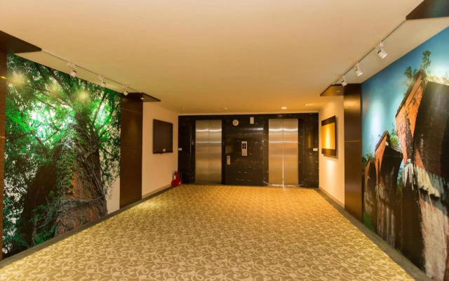 F Hotel - Sanyi