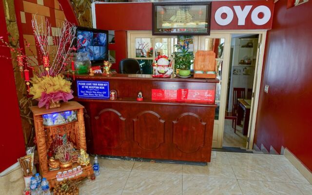 OYO 827 Bach Duong Hotel