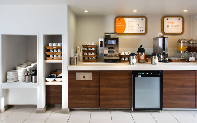 Holiday Inn Express Warwick - Stratford-upon-Avon by IHG