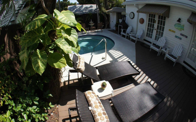 Seascape Tropical Inn - Adult Exclusive