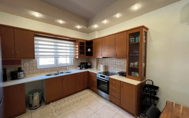 Cozy 1 Bd Apt in Therisos with Balcony