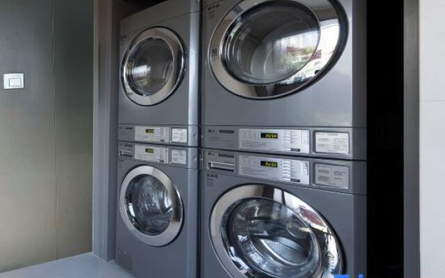 Guangzhou Pazhou Exhibition Guangzhou Tower Metro Station Light Hotel