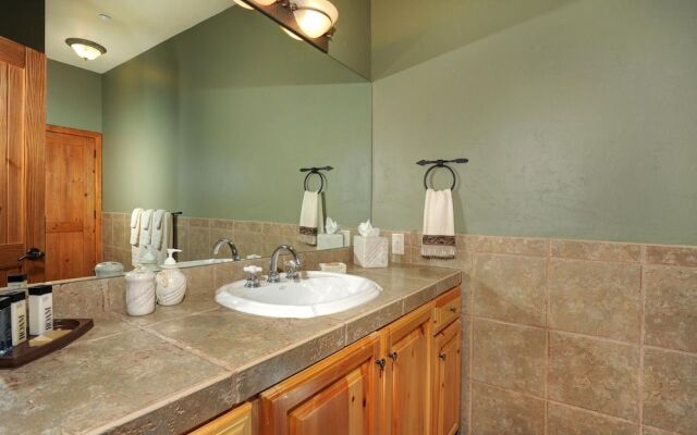 Paradise Meadow Lodge