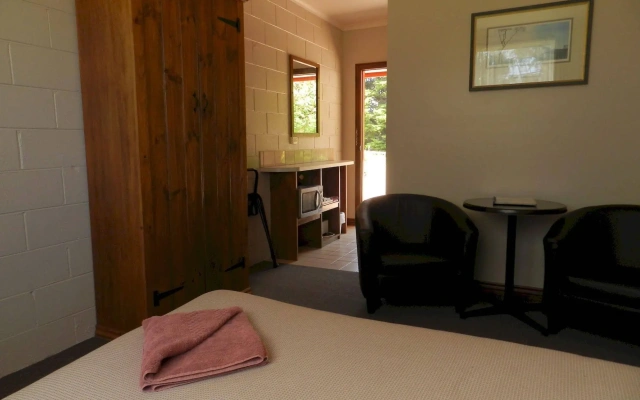 Twelve Apostles Motel & Country Retreat