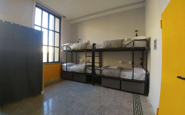 NeapolitanTrips Hostel and Bar
