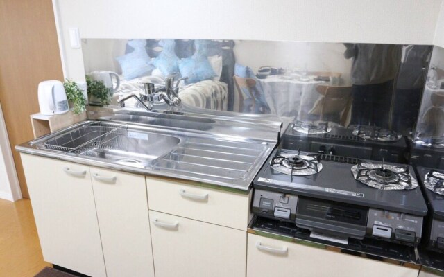 Sun Heights Horikawa 205