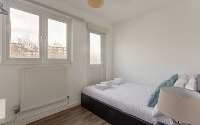 3 Bedroom Shoreditch Maisonette With Balcony