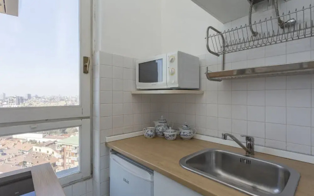 Skyline view Biancamano 1 bdr with balcony by Rentopolis