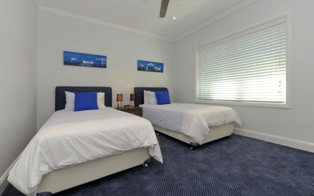 The Fingal House - Fingal Bay