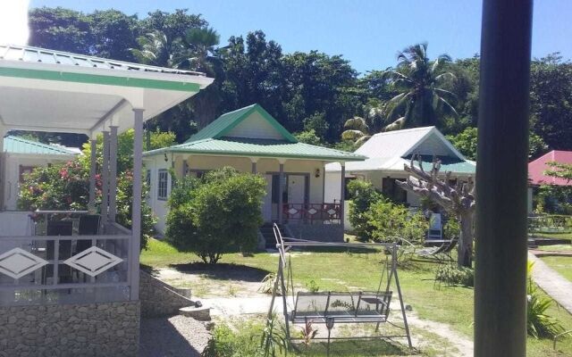 Agnes Cottage - Emerald