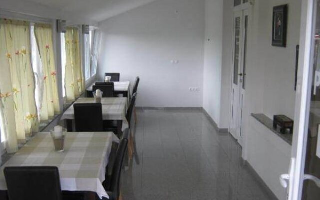 Guesthouse Ikar Zagreb Airport