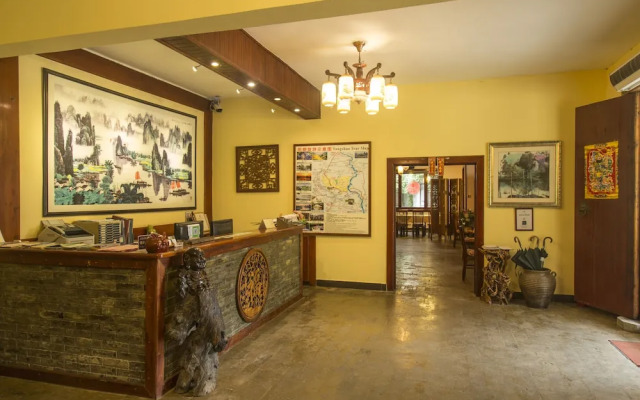 Snow Lion Riverside Resort